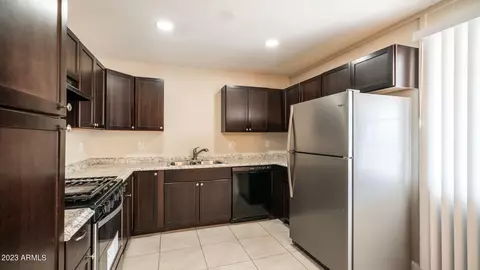 3146 N 37th Dr, Phoenix, AZ 85019 photo 7