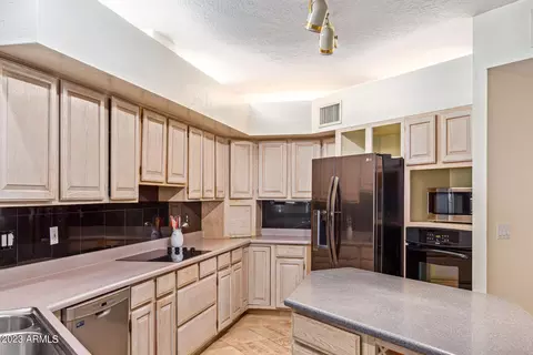 3402 E Las Rocas Dr, Phoenix, AZ 85028 photo 13