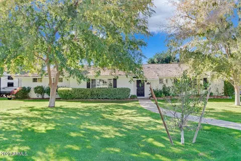 805 W Wagon Wheel Dr, Phoenix, AZ 85021