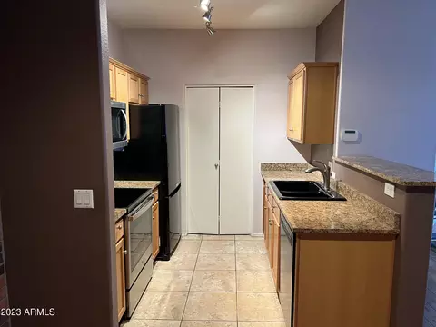 3302 N 7th St #140, Phoenix, AZ 85014 photo 9