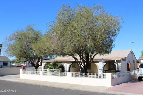 5820 W Gardenia Ave, Glendale, AZ 85301