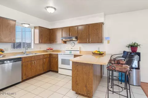 747 E Quail Ave, Apache Junction, AZ 85119 photo 6