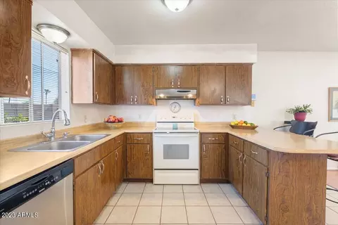 747 E Quail Ave, Apache Junction, AZ 85119 photo 7