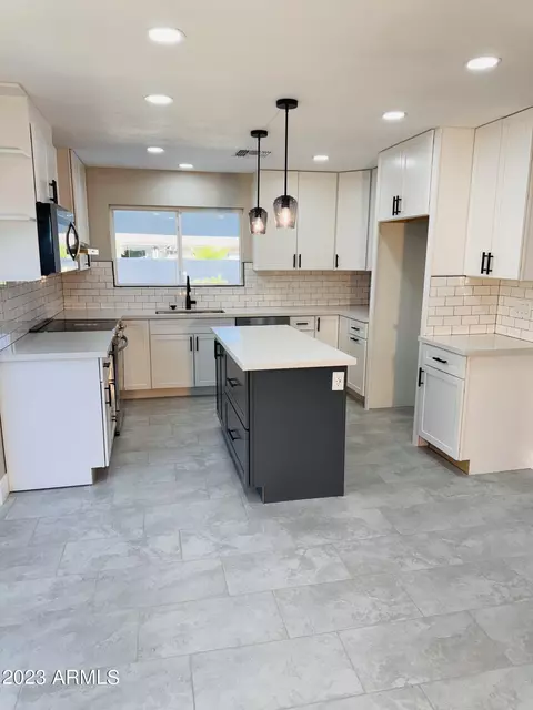 1016 E Greenway St, Mesa, AZ 85203 photo 4