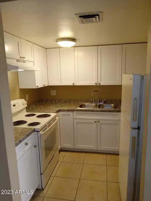 2802 N 43rd Ave #C, Phoenix, AZ 85009