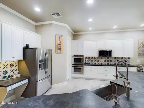 Kitchen - 16238 E Julius Rd, Gilbert, AZ 85298 photo 3 of 5