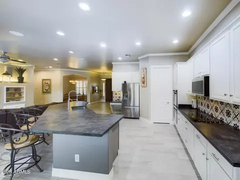 Kitchen - 16238 E Julius Rd, Gilbert, AZ 85298 photo 4 of 5