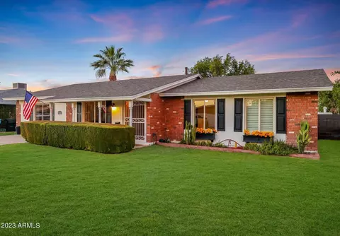 4212 W Mission Ln, Phoenix, AZ 85051