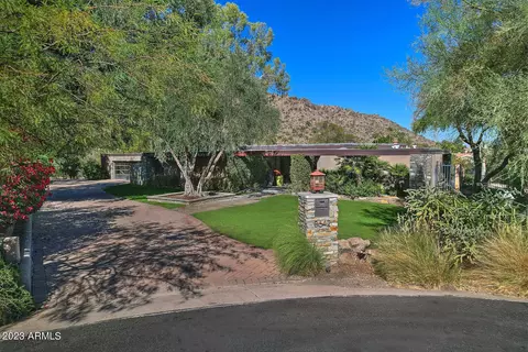 8642 N Wren Cir, Phoenix, AZ 85028