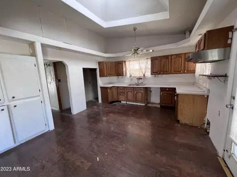 140 S Fairview St, Globe, AZ 85501 photo 4