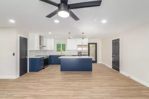 1601 E Claremont St, Phoenix, AZ 85016 photo 4