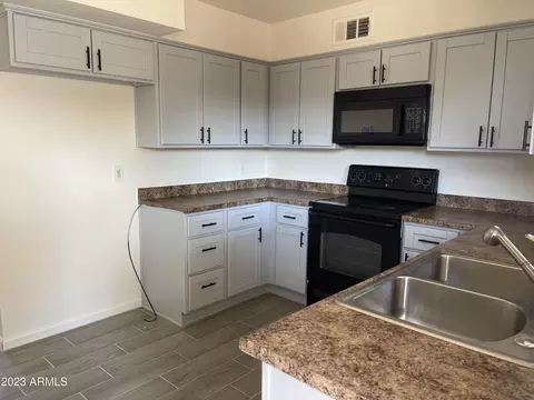 4537 N 26th Dr, Phoenix, AZ 85017 photo 7