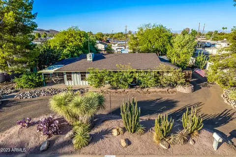 3046 E Charter Oak Rd, Phoenix, AZ 85032