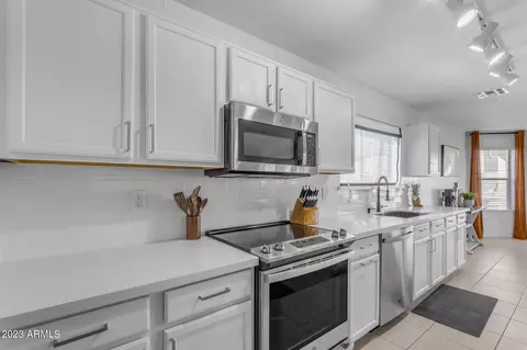 Kitchen - 11532 E Quade Ave, Mesa, AZ 85212 photo 2 of 3