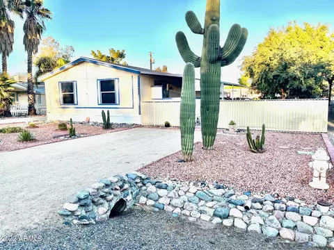 34177 S Valley Dr, Black Canyon City, AZ 85324