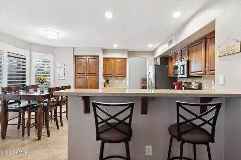 321 E Devon Dr, Gilbert, AZ 85296 photo 7