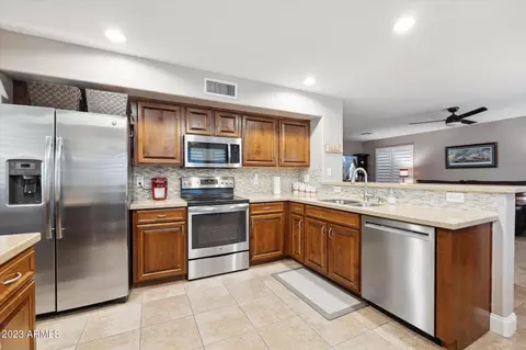 321 E Devon Dr, Gilbert, AZ 85296 photo 5