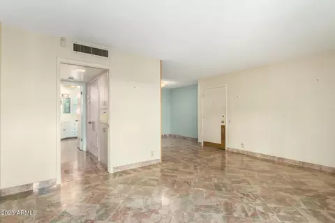 520 W Clarendon Ave #E23, Phoenix, AZ 85013 photo 5