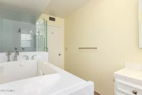 520 W Clarendon Ave #E23, Phoenix, AZ 85013 photo 13