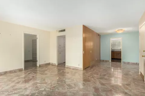 520 W Clarendon Ave #E23, Phoenix, AZ 85013 photo 4