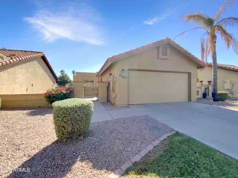 2263 E Flossmoor Cir, Mesa, AZ 85204