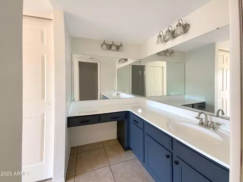 2263 E Flossmoor Cir, Mesa, AZ 85204 photo 11