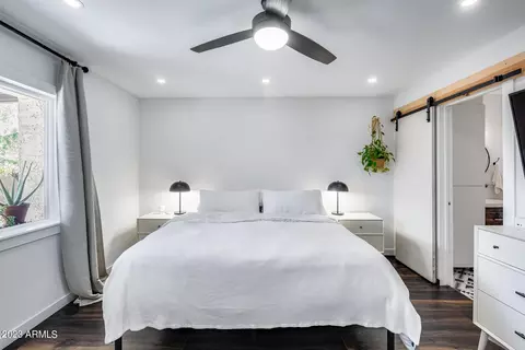 907 E Michelle Dr, Phoenix, AZ 85022 photo 30