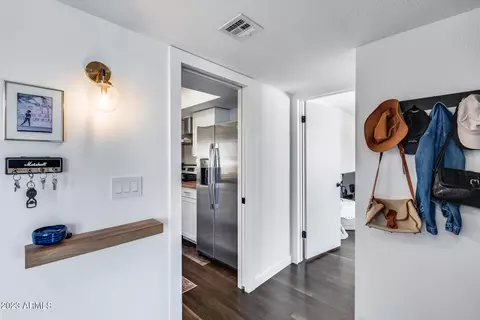 907 E Michelle Dr, Phoenix, AZ 85022 photo 12