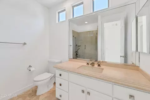 Bath - 3034 E Squaw Peak Cir, Phoenix, AZ 85016 photo 11 of 11