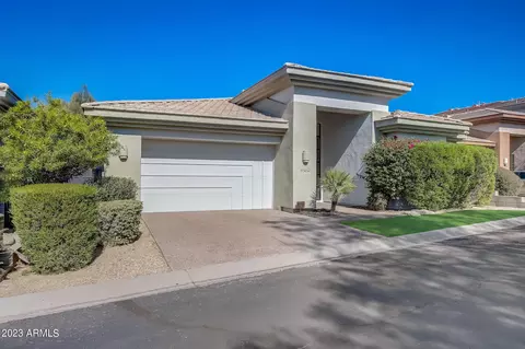 Exterior - 3034 E Squaw Peak Cir, Phoenix, AZ 85016 photo 4 of 11