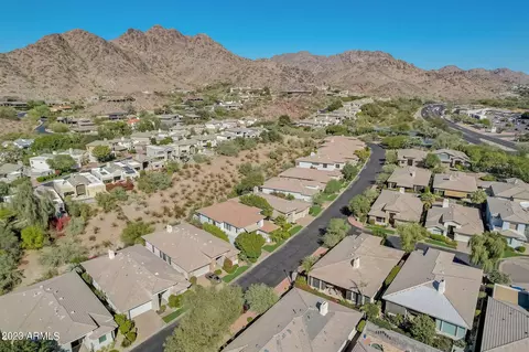 View/Area - 3034 E Squaw Peak Cir, Phoenix, AZ 85016 photo 2 of 2
