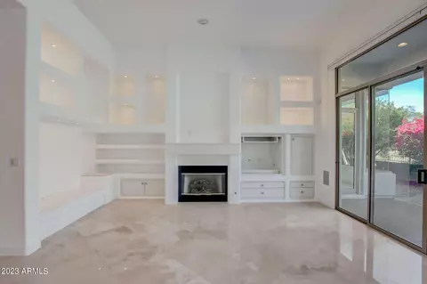 Living - 3034 E Squaw Peak Cir, Phoenix, AZ 85016 photo 5 of 5