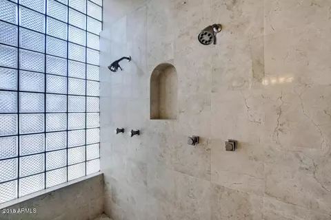 Bath - 3034 E Squaw Peak Cir, Phoenix, AZ 85016 photo 3 of 11