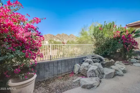 Exterior - 3034 E Squaw Peak Cir, Phoenix, AZ 85016 photo 1 of 11