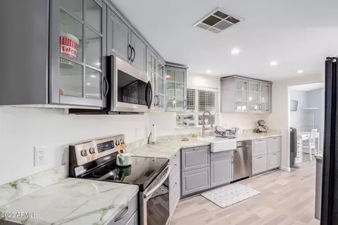 8601 N 103rd Ave #299, Peoria, AZ 85345