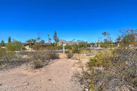 2634 N 56th Pl, Scottsdale, AZ 85257