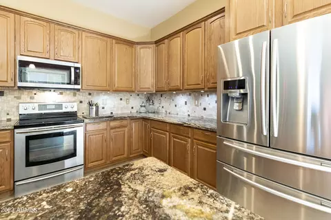 Kitchen - 8543 E Princess Cir, Mesa, AZ 85207 photo 3 of 4