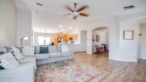 41770 W Somerset Dr, Maricopa, AZ 85138