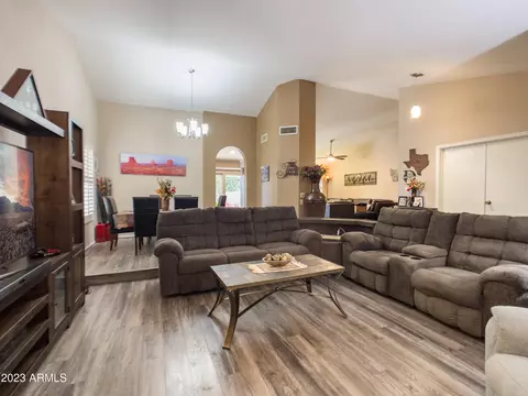 5531 Ellis St, Mesa, AZ 85205 photo 3