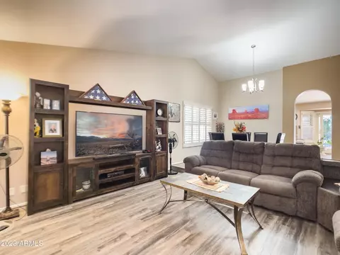 5531 Ellis St, Mesa, AZ 85205 photo 4