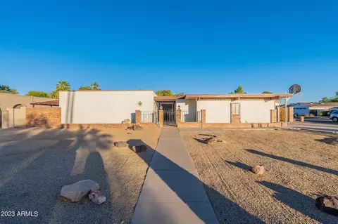 14401 N Interlacken Dr, Phoenix, AZ 85022 photo 5