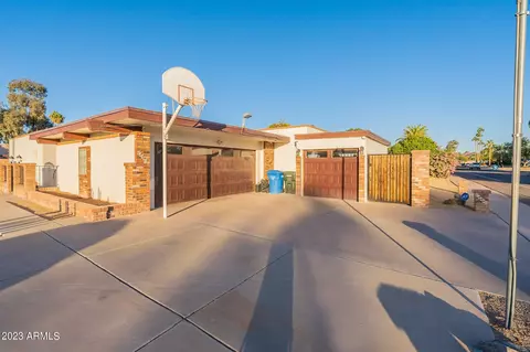 14401 N Interlacken Dr, Phoenix, AZ 85022 photo 3