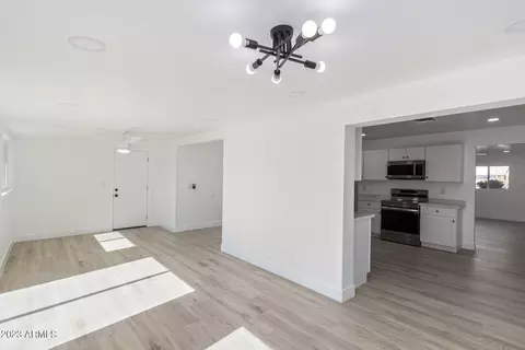 3221 E Andorra Dr, Phoenix, AZ 85032 photo 10