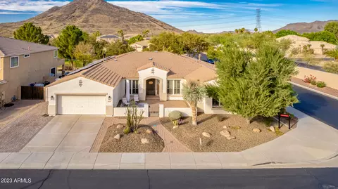 5704 W Robb Ln, Glendale, AZ 85310