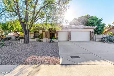 5541 W Pinnacle Hill Dr, Glendale, AZ 85310
