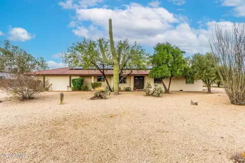 4702 W Saguaro Park Ln, Glendale, AZ 85310