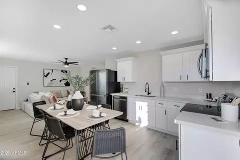 1314 E Hopi Cir, Mesa, AZ 85204