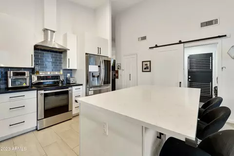 902 W Iris Dr, Gilbert, AZ 85233 photo 6
