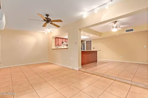 10055 S 43rd Ct, Phoenix, AZ 85044 photo 9