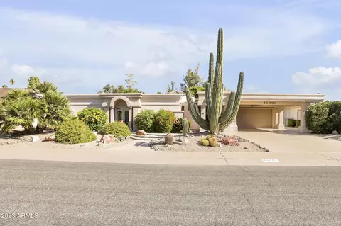 16001 N Lakeforest Dr, Sun City, AZ 85351